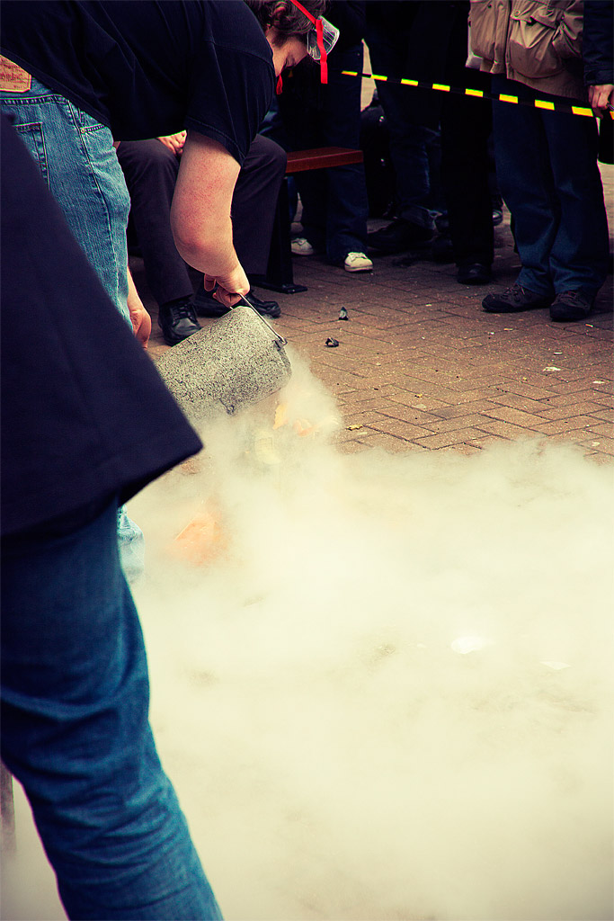 Jar Jar bathed in liquid Nitrogen